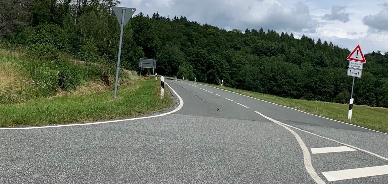 Straße nach Dernbach